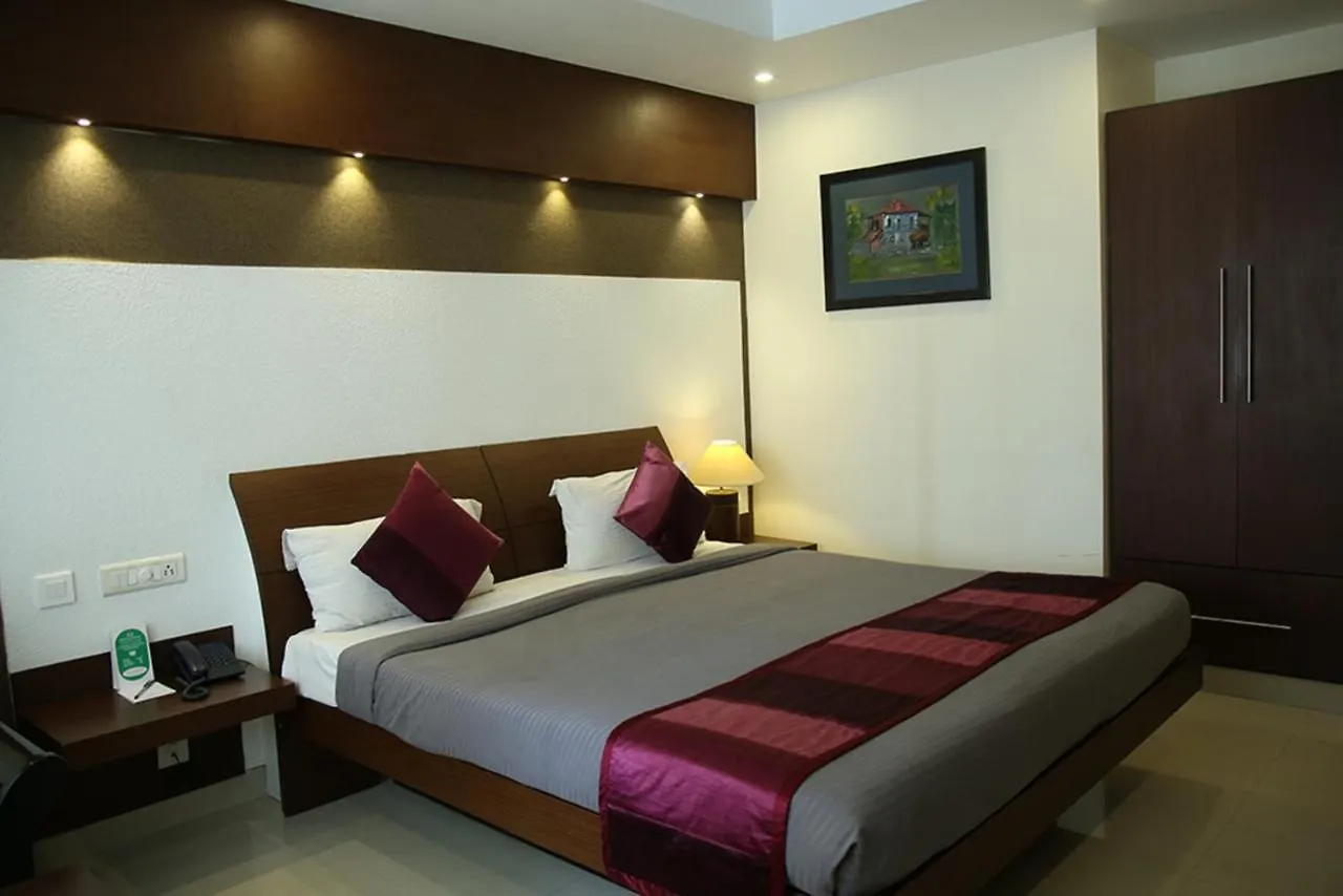 Hotel Royal Omars Kannur 4*,